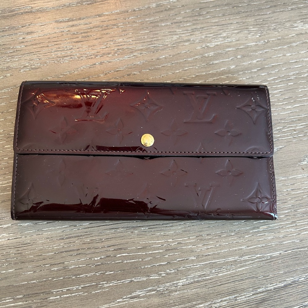 Authentic Louis Vuitton Monogram Vernis Patent Leather Sarah Wallet
